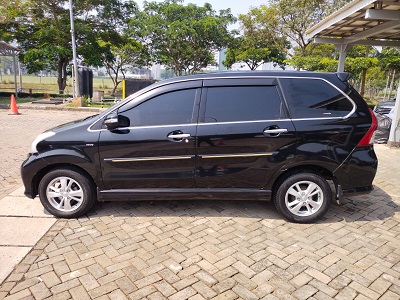 Toyota Avanza Veloz 1.5 AT 2015  Bergaransi