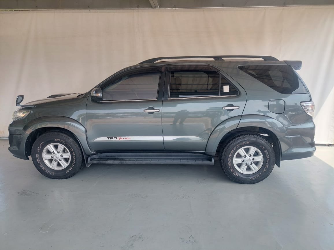 2013 Toyota Fortuner 2.5 TRD Sportivo M/T