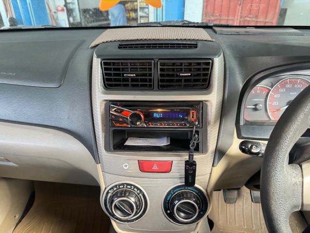 2015 Daihatsu Xenia R 1.3 M/T
