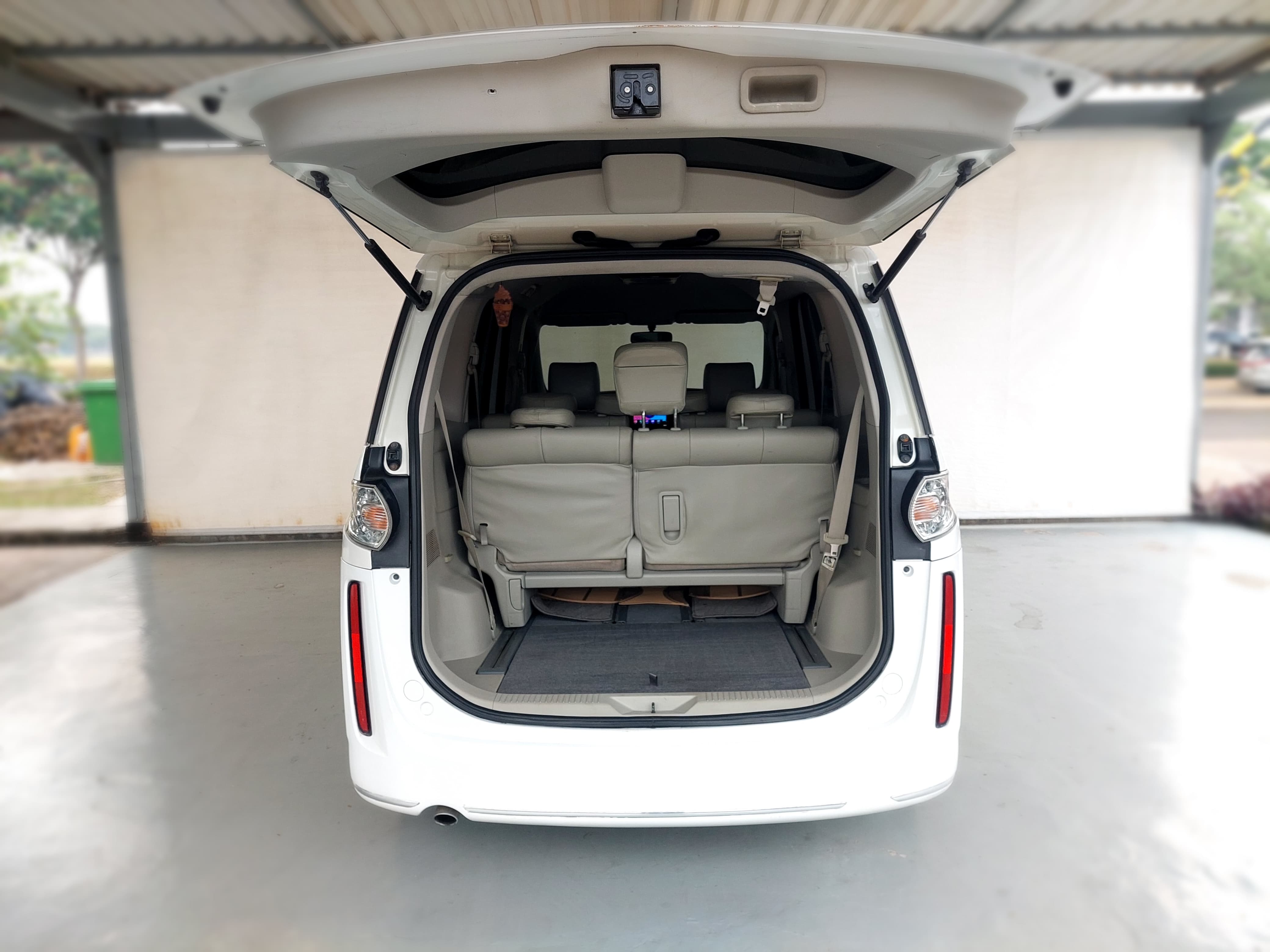 2014 Mazda Biante 2.0L 6 A/T