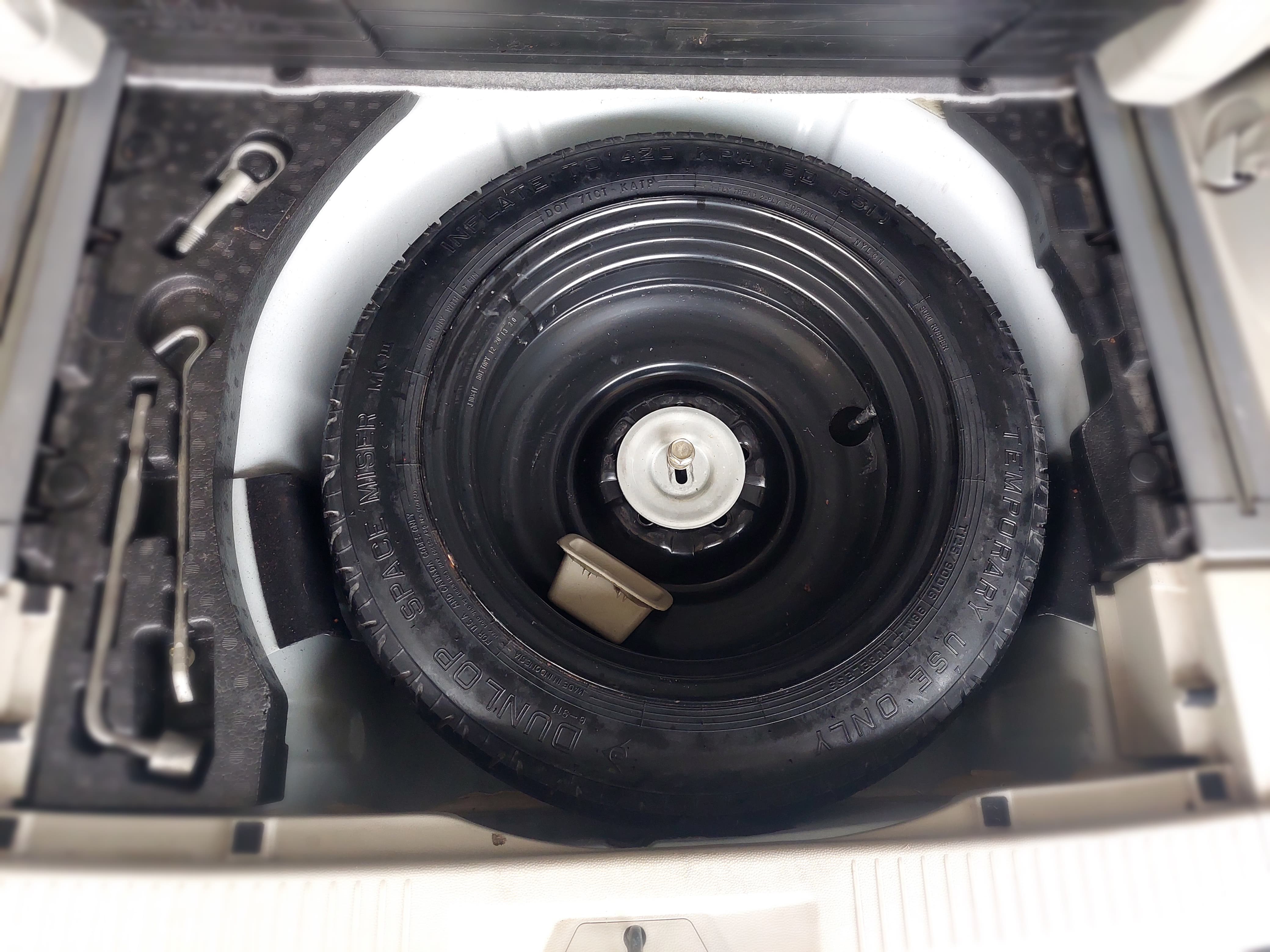 2014 Mazda Biante 2.0L 6 A/T