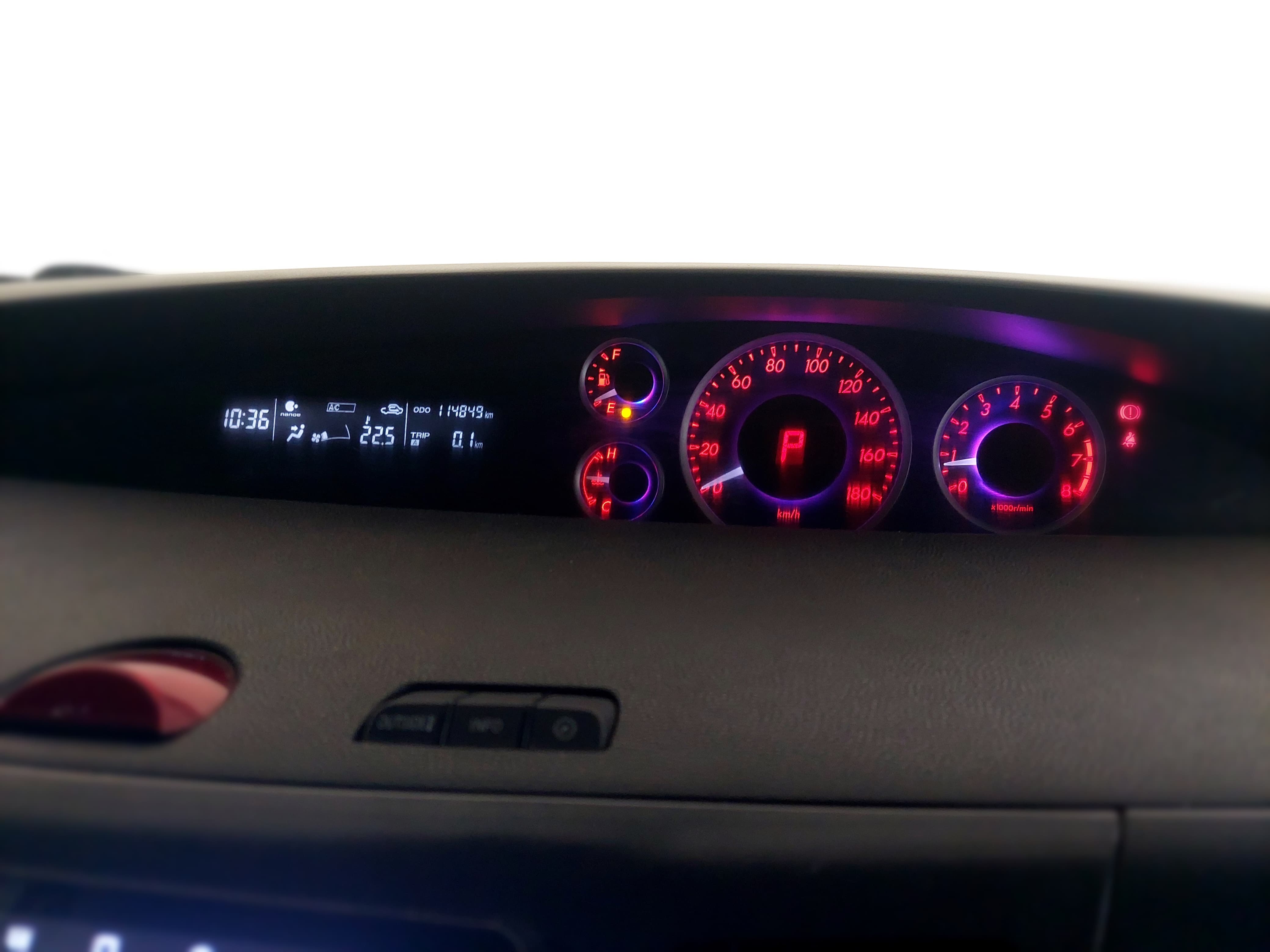 2014 Mazda Biante 2.0L 6 A/T