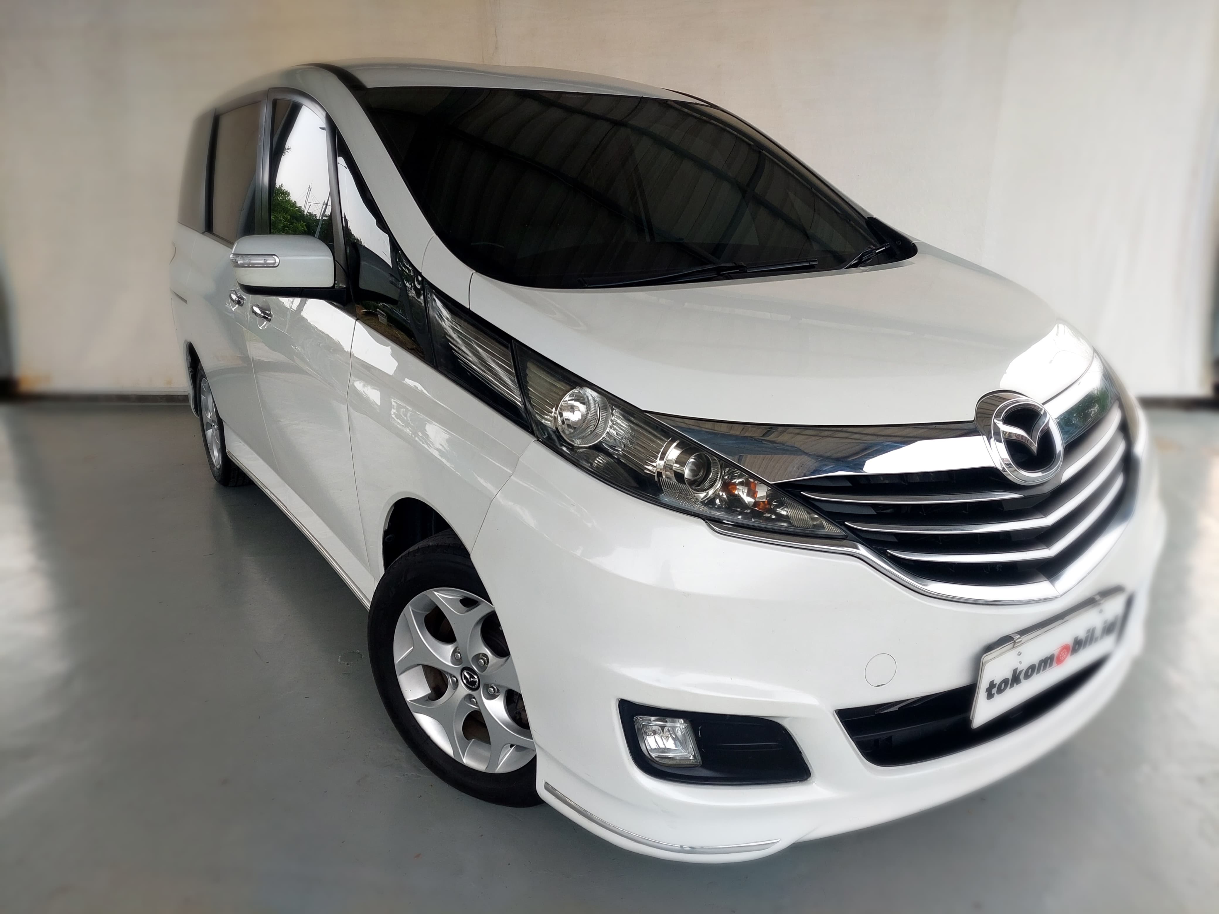 2014 Mazda Biante 2.0L 6 A/T