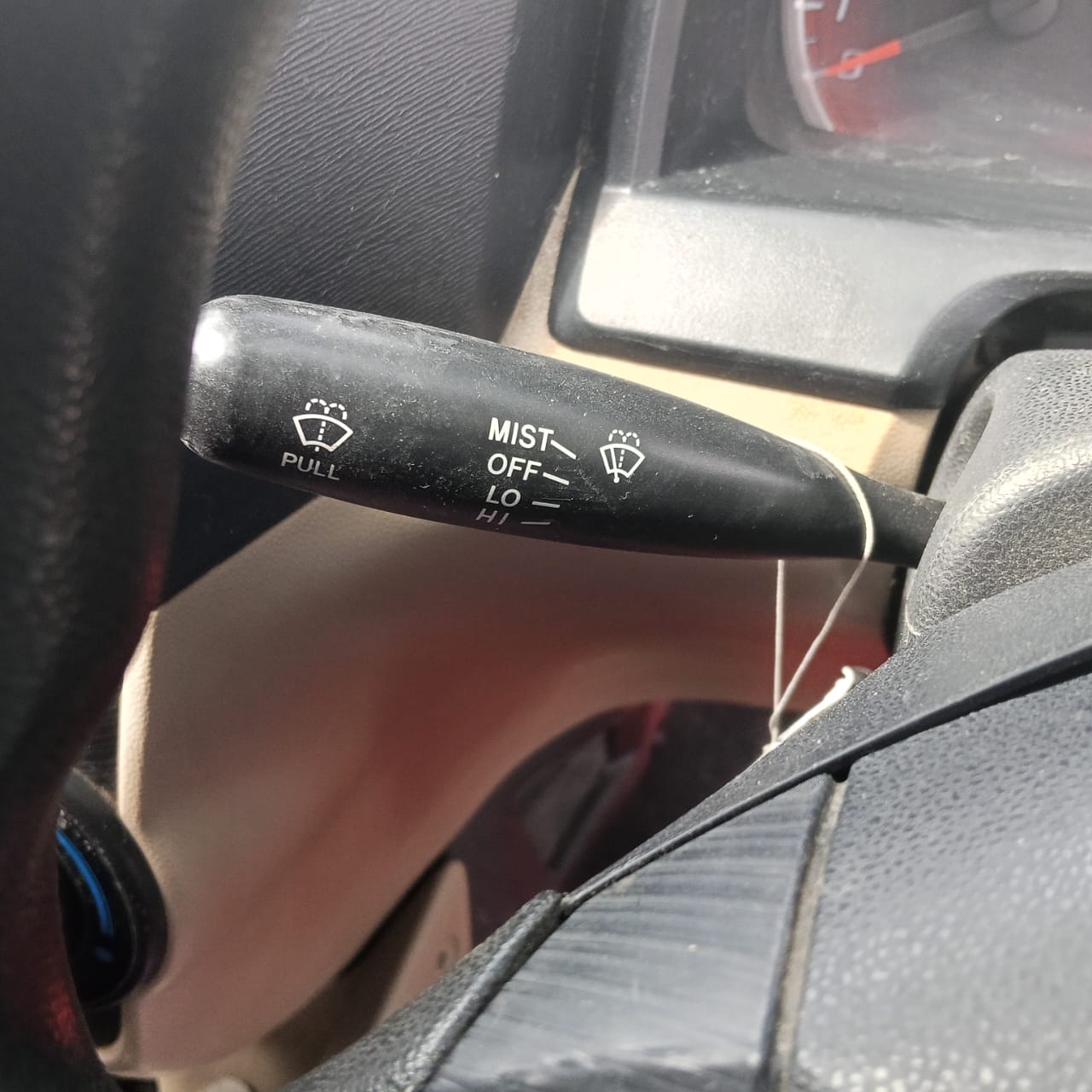 2012 Daihatsu Xenia R 1.3 M/T