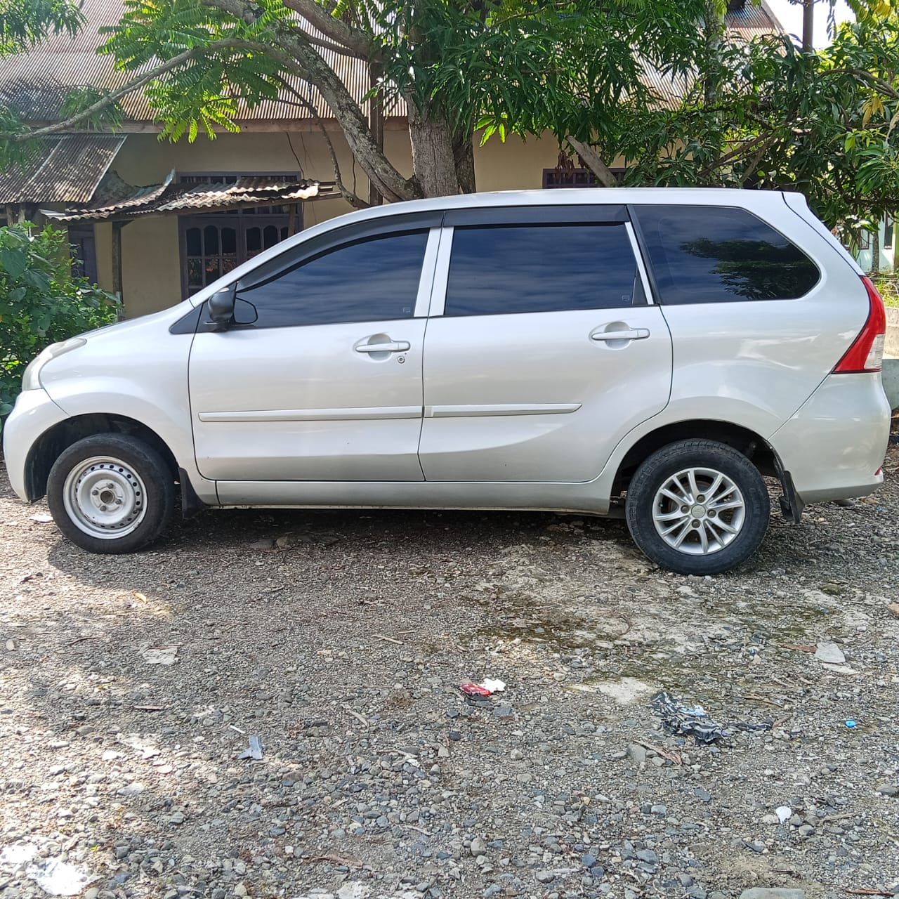 2012 Daihatsu Xenia R 1.3 M/T
