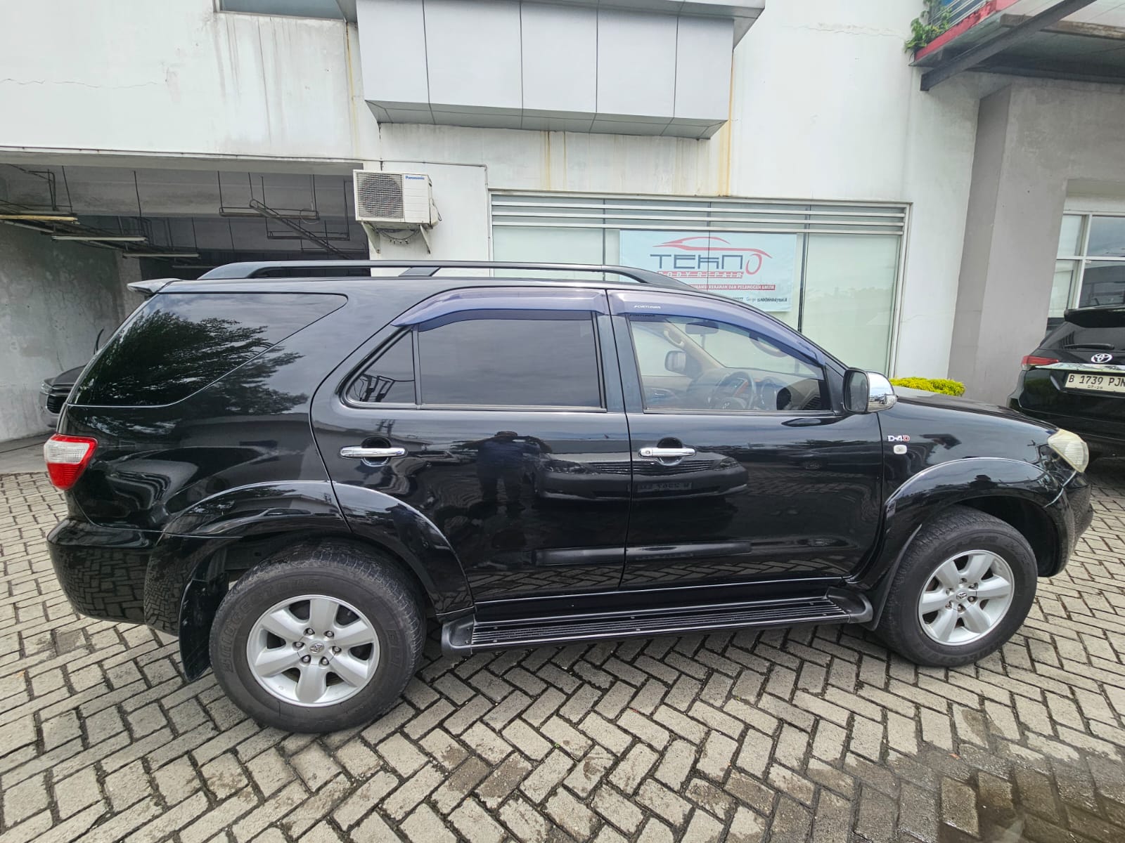 2009 Toyota Fortuner G 2.5 M/T