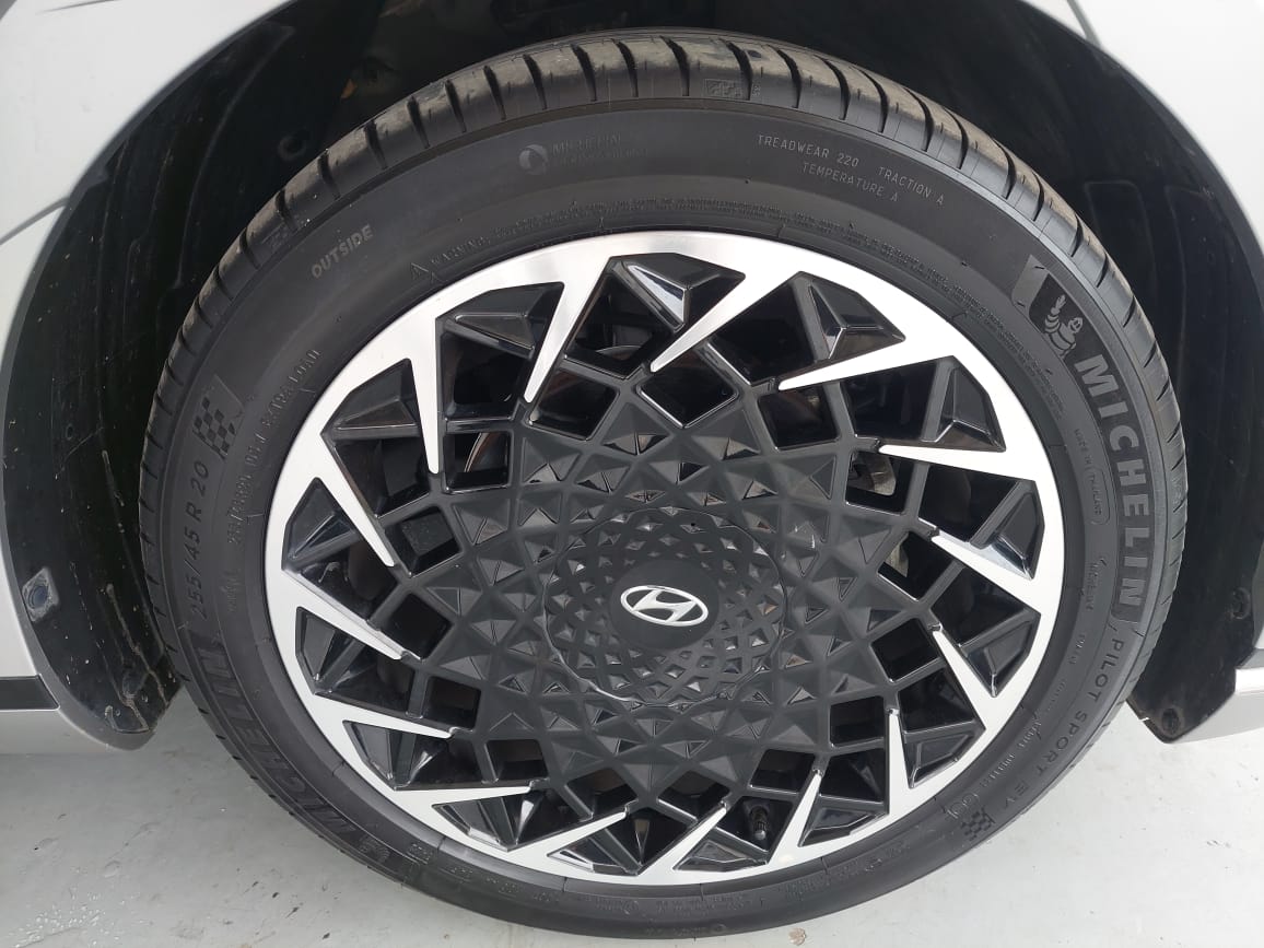 2023 Hyundai Ioniq 5 EV Long Range SIgnature AT