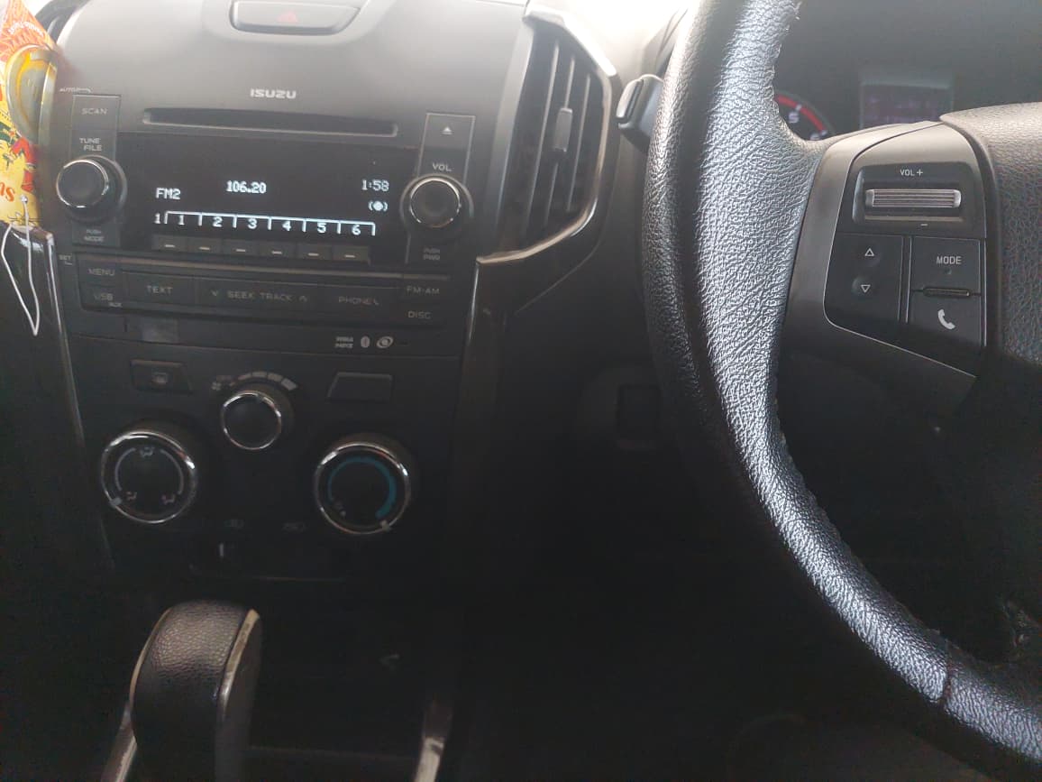 2013/2014 Isuzu D-Maxx 3.0 DC 4X4 A/T