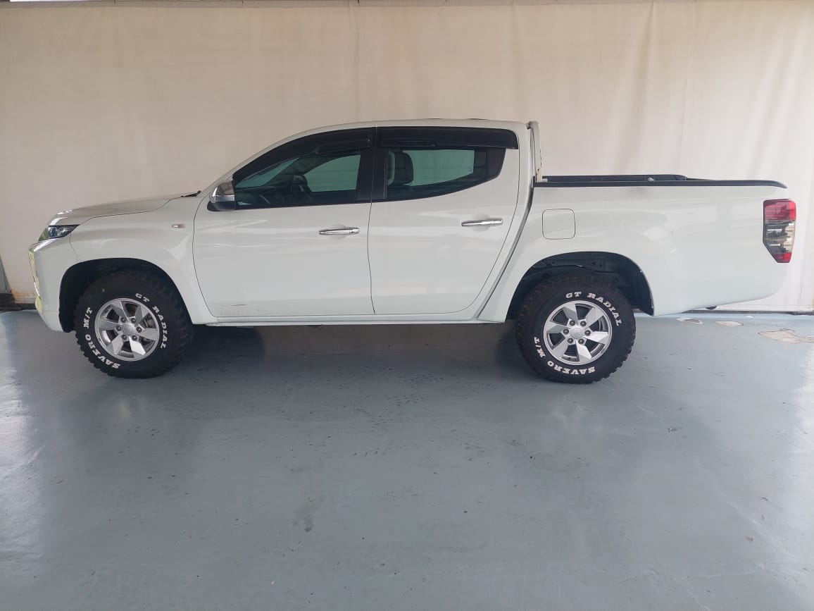 2022 Mitsubishi Triton 2.4 DC GLS 4X4 M/T